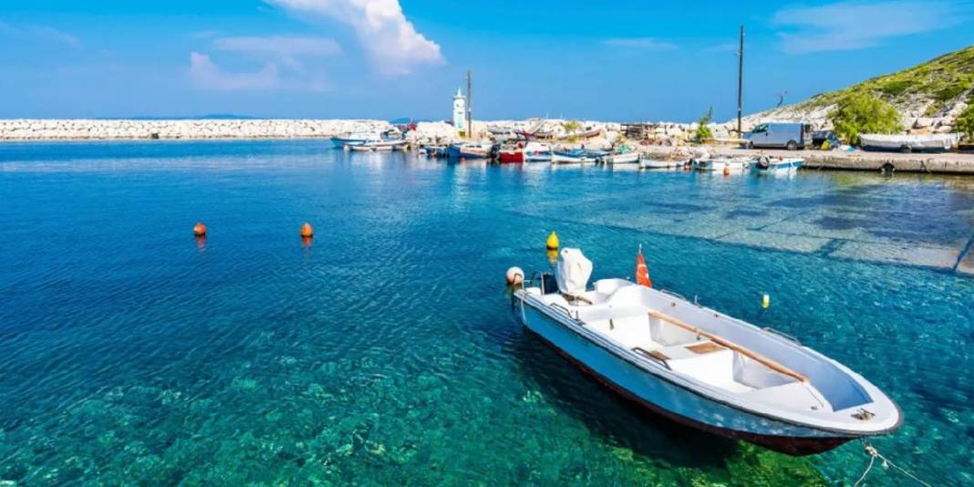 Herkes Çeşme’ye gidiyor ama asıl güzellik burada! Balıkçı köyü ve tarih buluşuyor: Zaman tam olarak burada duruyor 4